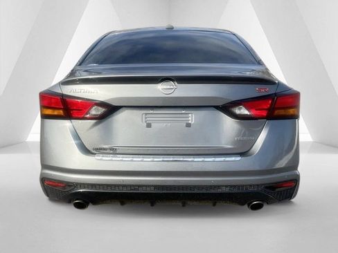 Used 2023 Nissan Altima 2.0 SR FWD image 6