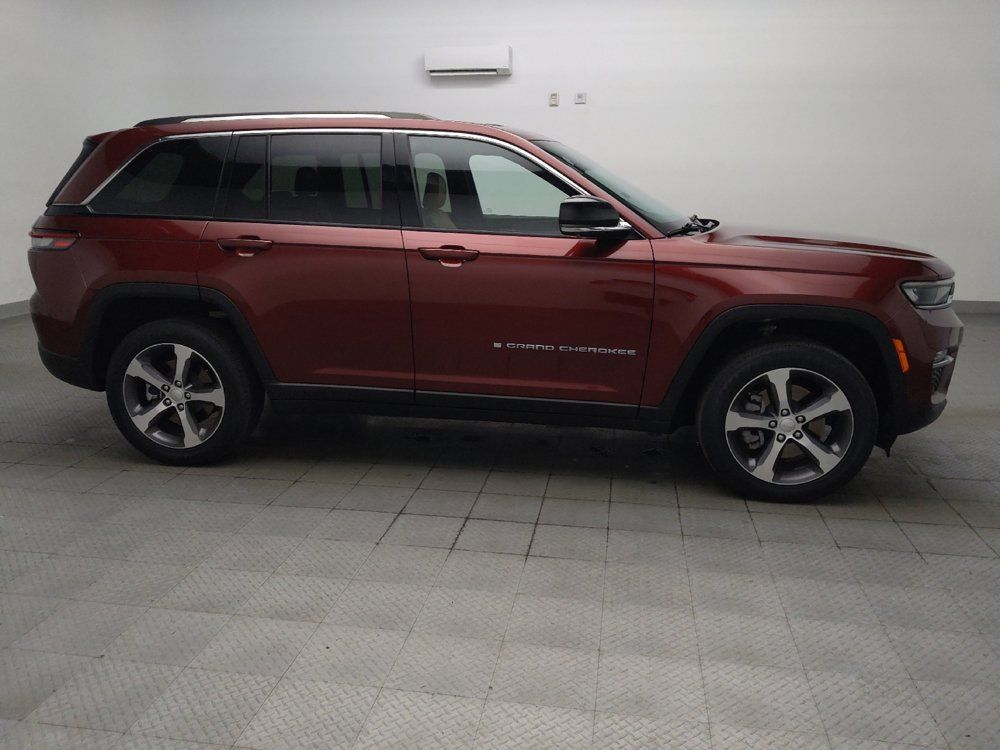 Used 2022 Jeep Grand Cherokee Limited 4xe w/ Luxury Tech Group II AWD/4WD image 11