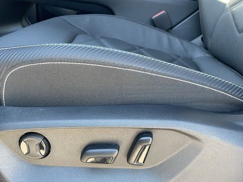 Used 2024 Volkswagen Atlas Cross Sport SE image 24