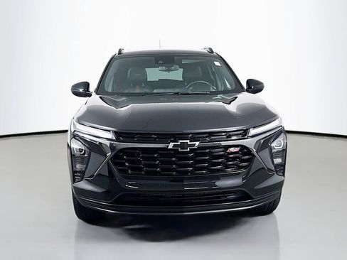 Used 2025 Chevrolet Trax RS w/ Driver Confidence Package FWD image 2