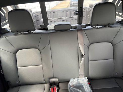 New 2025 Chevrolet Colorado Trail Boss w/ Midnight Edition image 32