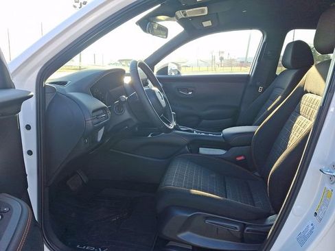 Certified 2025 Honda HR-V Sport image 12
