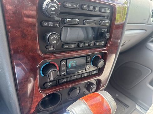 Used 2008 GMC Envoy Denali w/ Sun And 6-Disc Cd Package RWD image 16