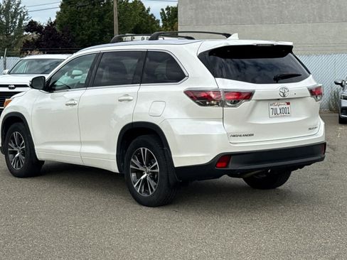 Used 2016 Toyota Highlander XLE AWD/4WD image 5