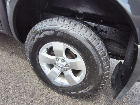 Used 2012 Nissan Frontier SV w/ SV Premium Utility Pkg image 9