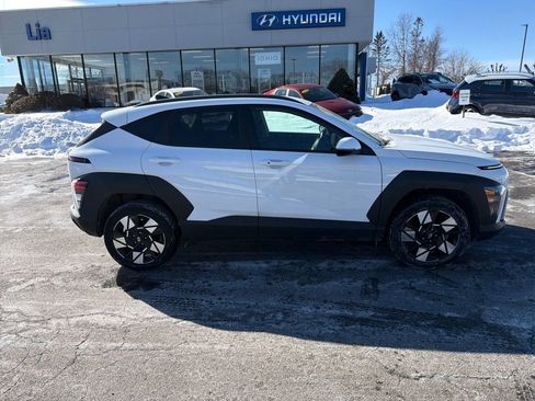 Used 2025 Hyundai Kona SEL image 2