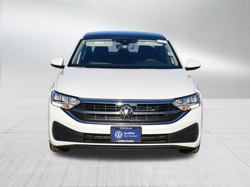 Certified 2023 Volkswagen Jetta SE image 2