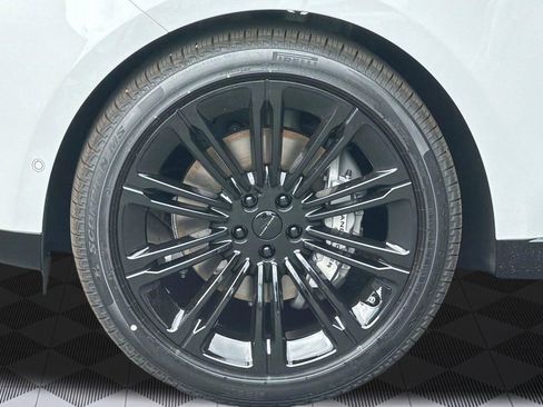 New 2026 Land Rover Range Rover Long Wheelbase SE AWD/4WD image 12