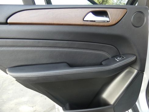 Used 2015 Mercedes-Benz ML 350 4MATIC image 49