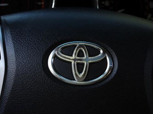 Used 2011 Toyota Highlander Limited w/ Tow Pkg FWD image 63