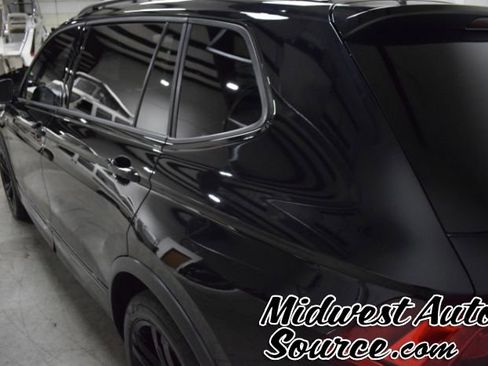Used 2023 Volkswagen Tiguan SE R-Line AWD/4WD image 3