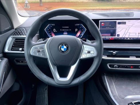 Certified 2025 BMW X7 xDrive40i w/ Premium Package image 5