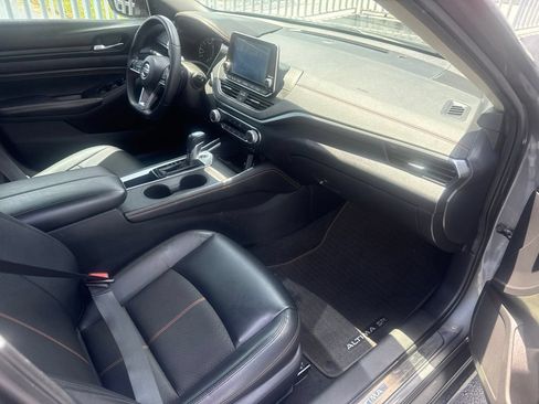 Used 2019 Nissan Altima 2.5 SR FWD image 13