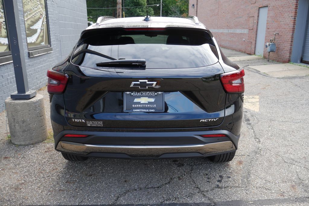 New 2026 Chevrolet Trax ACTIV w/ Sunroof Package FWD image 32