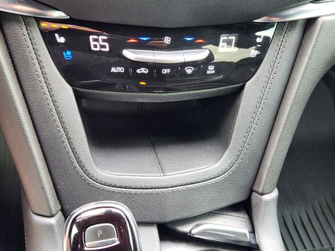 Certified 2022 Cadillac XT5 Premium Luxury w/ Technology Package FWD image 15