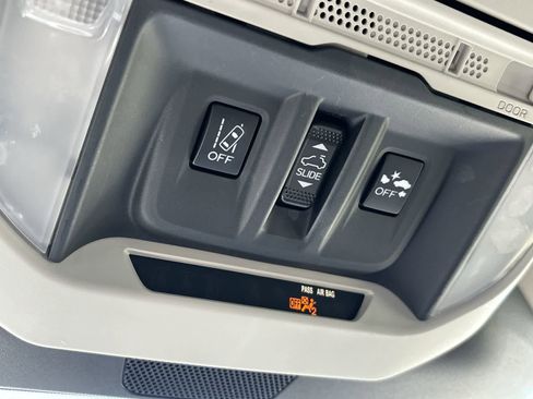 Used 2023 Subaru Forester Premium image 26