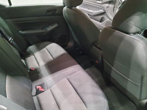 Used 2025 Nissan Altima 2.5 SV FWD image 15