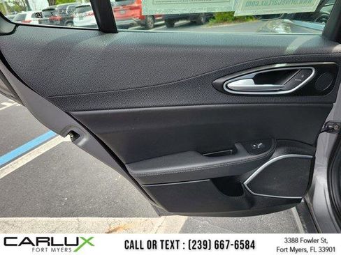 Used 2018 Alfa Romeo Giulia RWD image 12