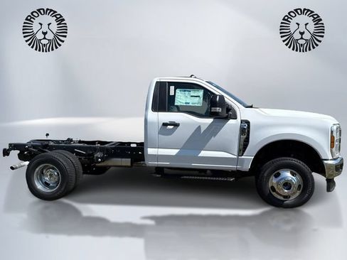 New 2026 Ford F350 XL w/ XL Chrome Package AWD/4WD image 5