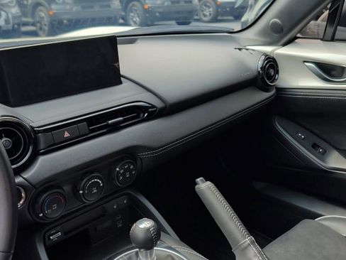 Used 2024 MAZDA MX-5 Miata RF Club w/ Weather Package image 9