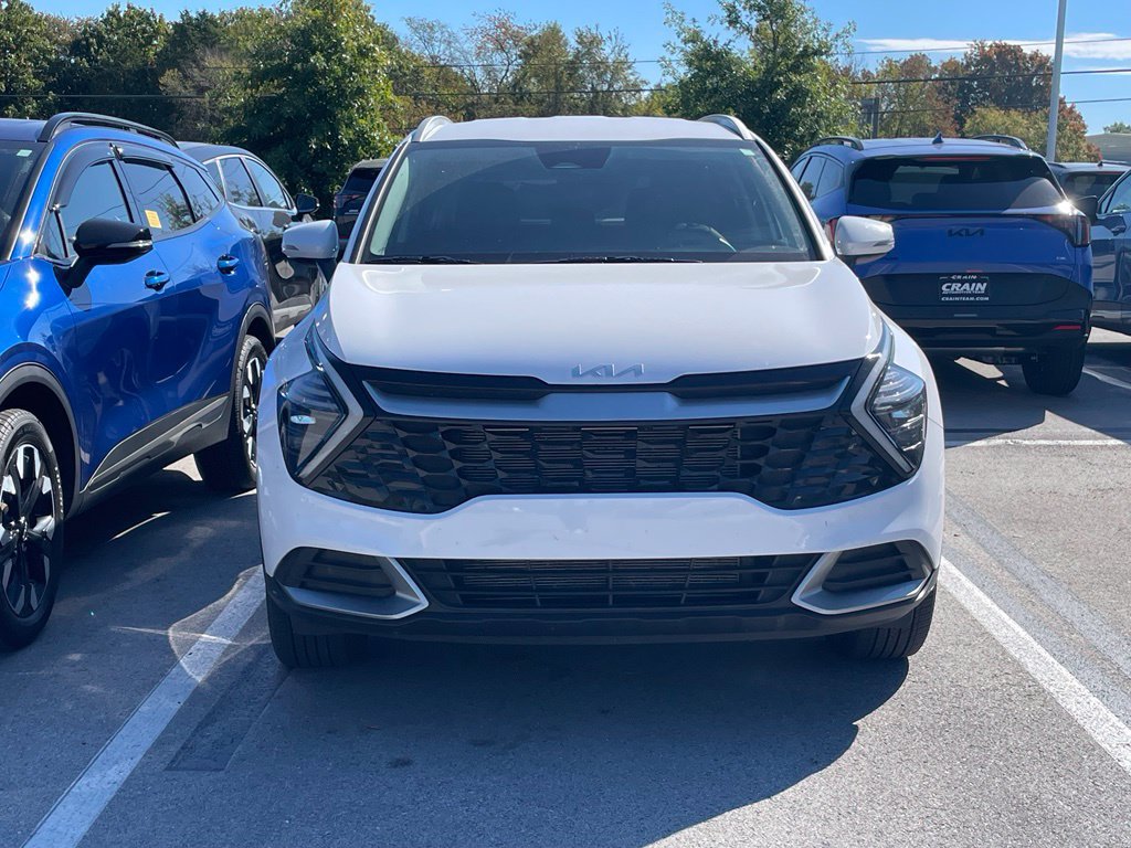 Certified 2025 Kia Sportage EX AWD/4WD image 2