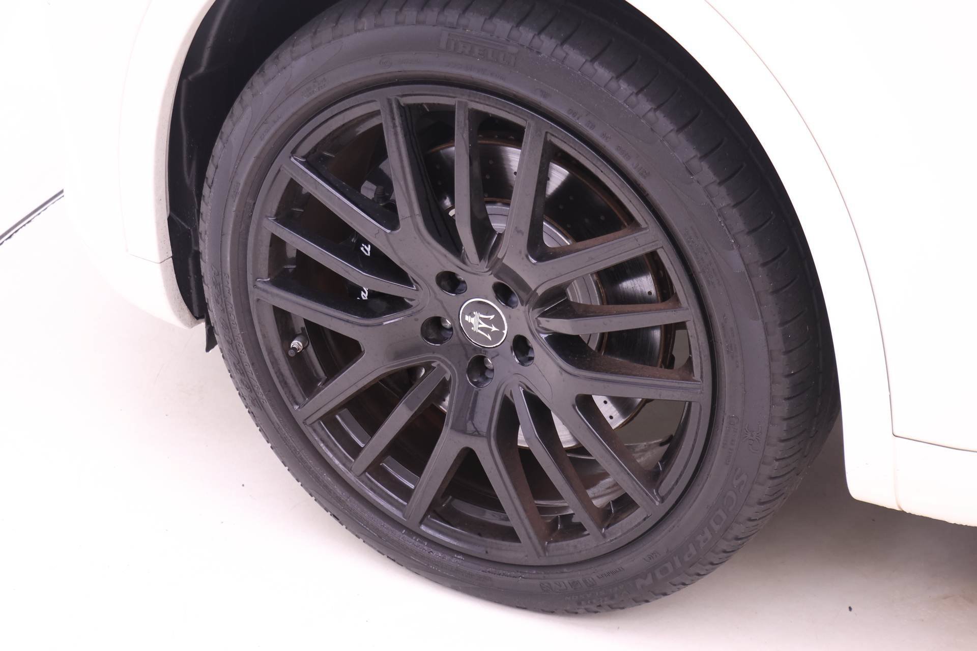Used 2022 Maserati Levante Modena AWD/4WD image 23