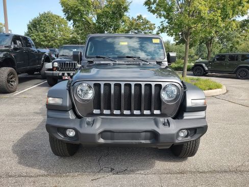Used 2019 Jeep Wrangler Unlimited Sport S AWD/4WD image 2