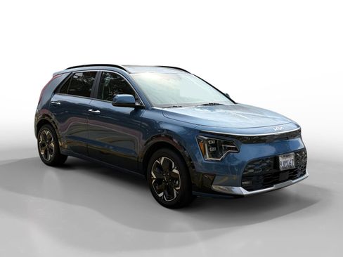 Certified 2023 Kia Niro Wave FWD image 7