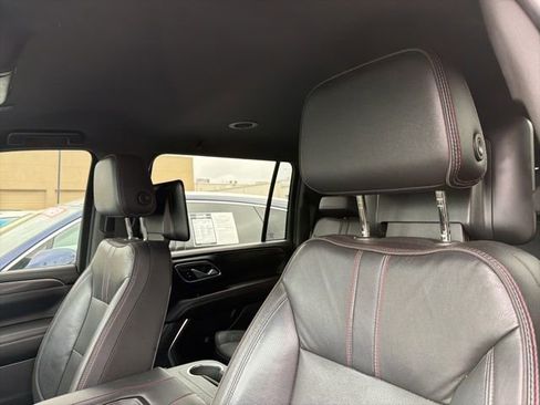 Used 2021 Chevrolet Suburban RST w/ Luxury Package image 17