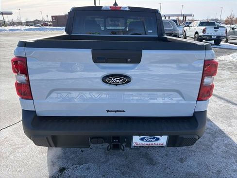 Used 2025 Ford Maverick Lariat w/ Black Appearance Package image 4