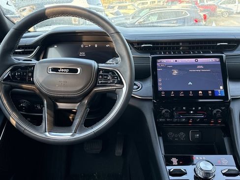 Used 2024 Jeep Grand Cherokee L Overland w/ Luxury Tech Group IV image 4