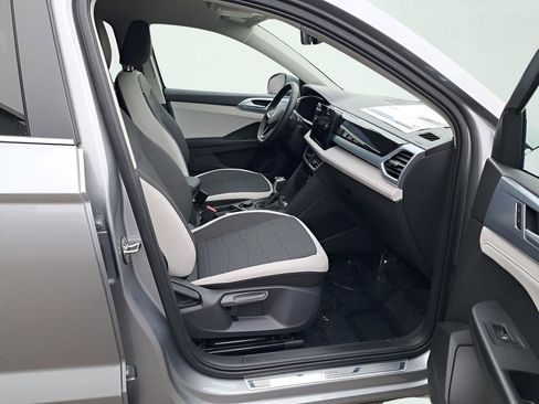 New 2025 Volkswagen Taos SE AWD/4WD image 18