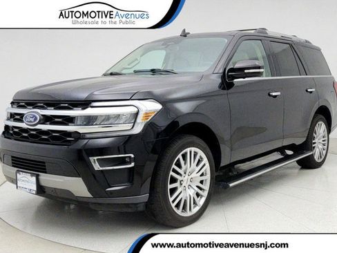 Used 2024 Ford Expedition Limited image 1