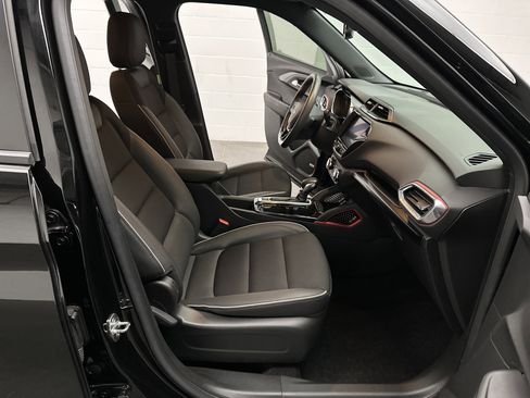 Used 2023 Chevrolet TrailBlazer RS w/ Technology Package image 20
