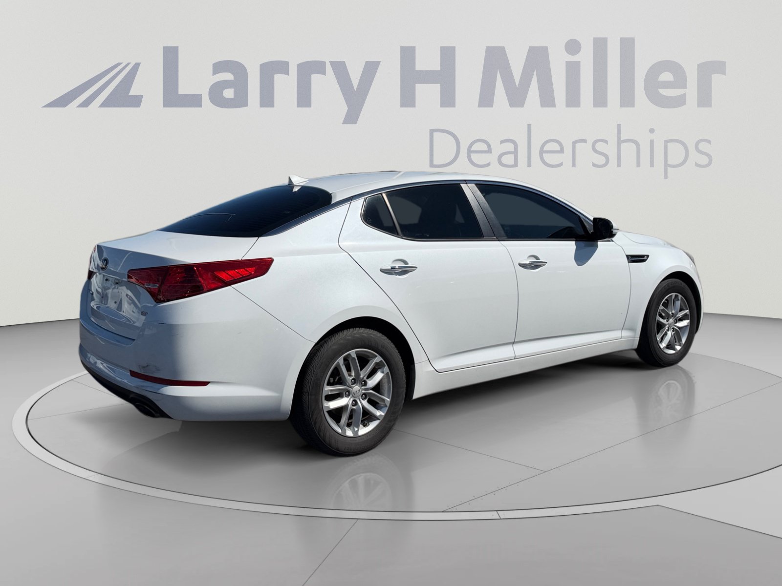 Used 2013 Kia Optima LX FWD image 5