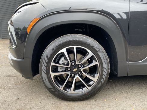 Used 2025 Chevrolet TrailBlazer LT AWD/4WD image 12