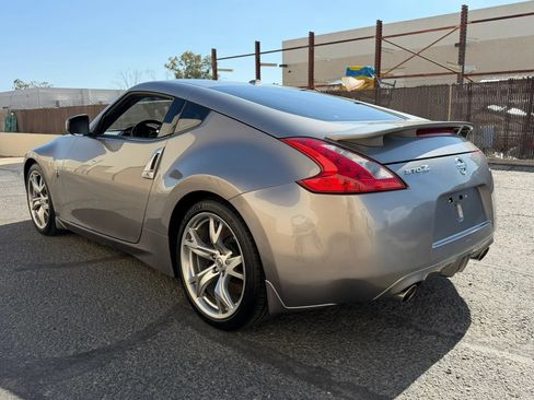 Used 2009 Nissan 370Z Touring w/ Sport Pkg RWD image 7