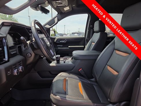 Used 2023 GMC Sierra 1500 AT4 w/ Technology Package AWD/4WD image 15