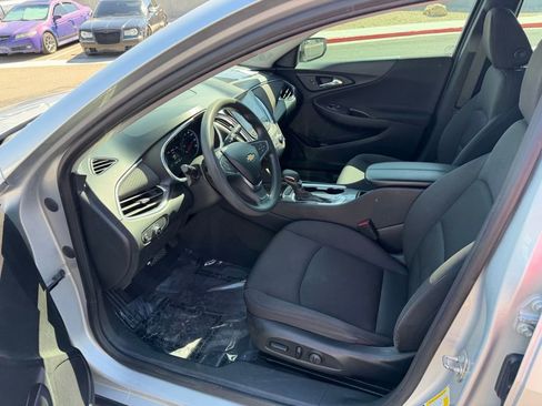 Used 2021 Chevrolet Malibu LT FWD image 10