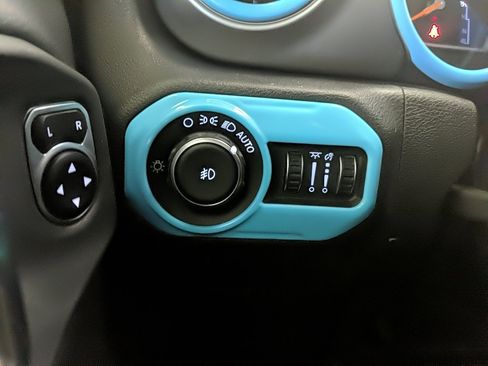 Used 2021 Jeep Wrangler Unlimited Sahara w/ Cold Weather Group image 23