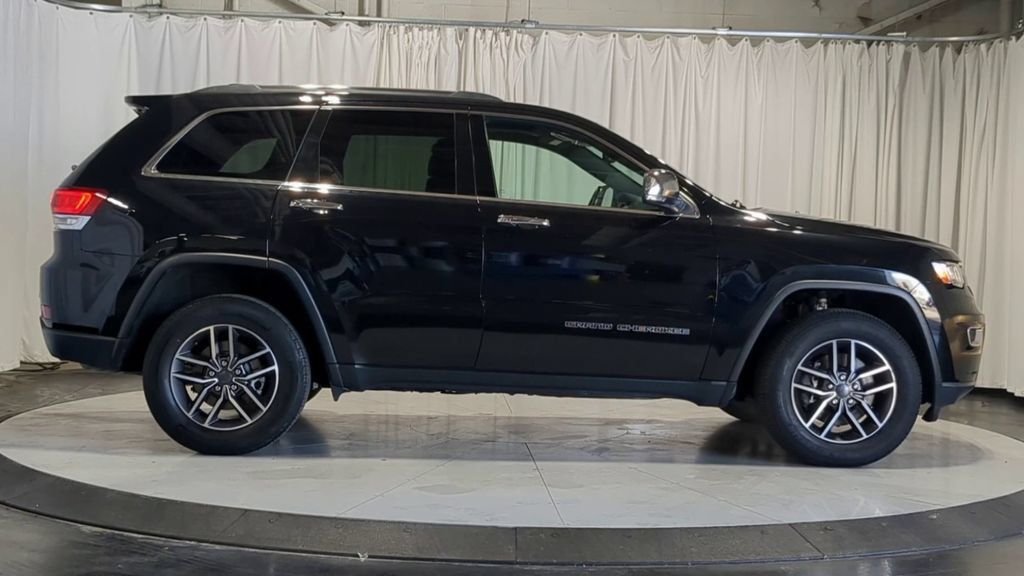 Used 2021 Jeep Grand Cherokee Limited AWD/4WD image 11