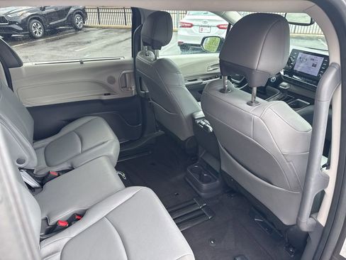 Used 2023 Toyota Sienna XLE image 22