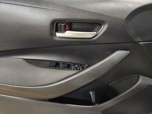 Used 2020 Toyota Corolla LE image 42