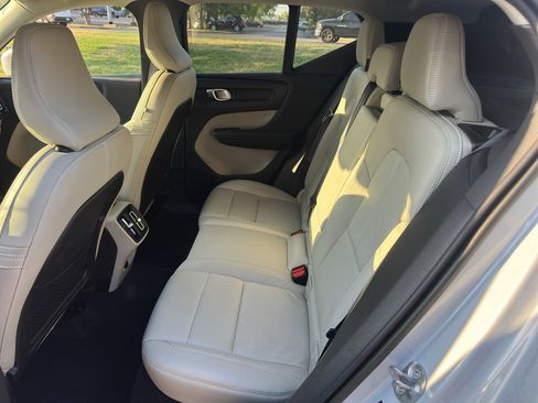 Used 2022 Volvo XC40 T5 Momentum AWD/4WD image 15