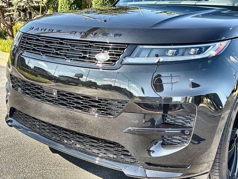 New 2027 Land Rover Range Rover Sport Dynamic SE AWD/4WD image 9