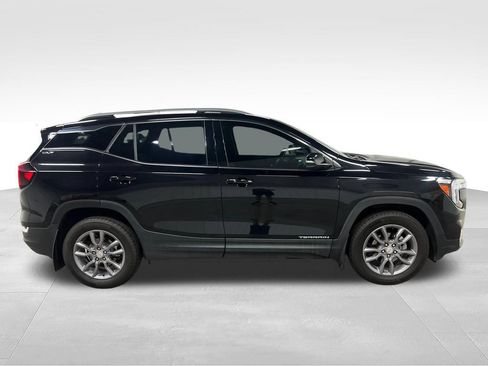 Certified 2023 GMC Terrain SLT w/ Infotainment Package II AWD/4WD image 2