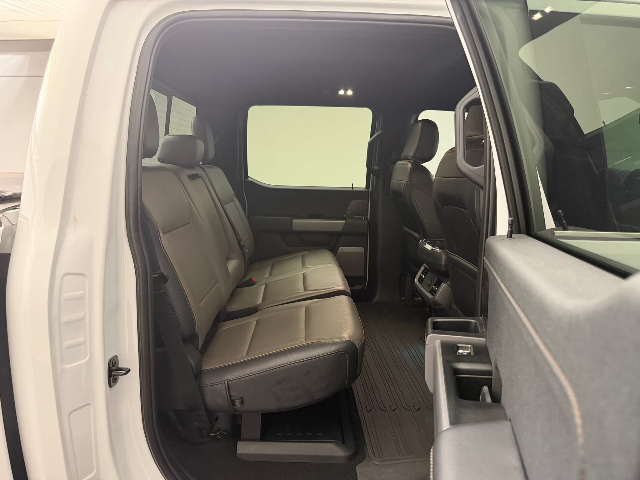 Used 2025 Ford F150 Lariat w/ Equipment Group 501A Mid AWD/4WD image 30