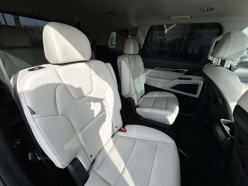 Certified 2024 Kia Telluride S w/ S Sunroof Package image 18