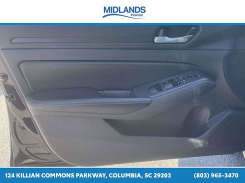 Used 2025 Nissan Altima 2.5 SV FWD image 16