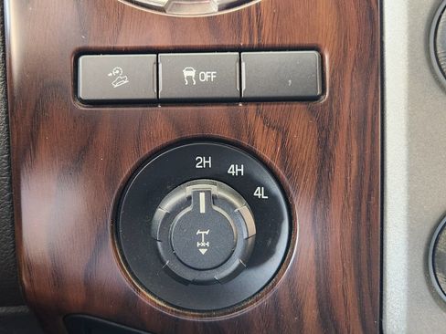 Used 2015 Ford F250 Lariat w/ Lariat Interior Package AWD/4WD image 20